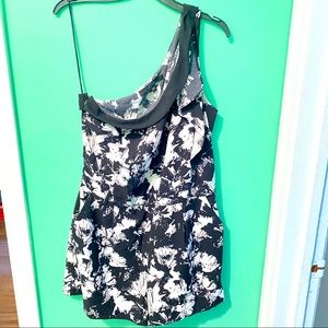 Patterned romper with pockets